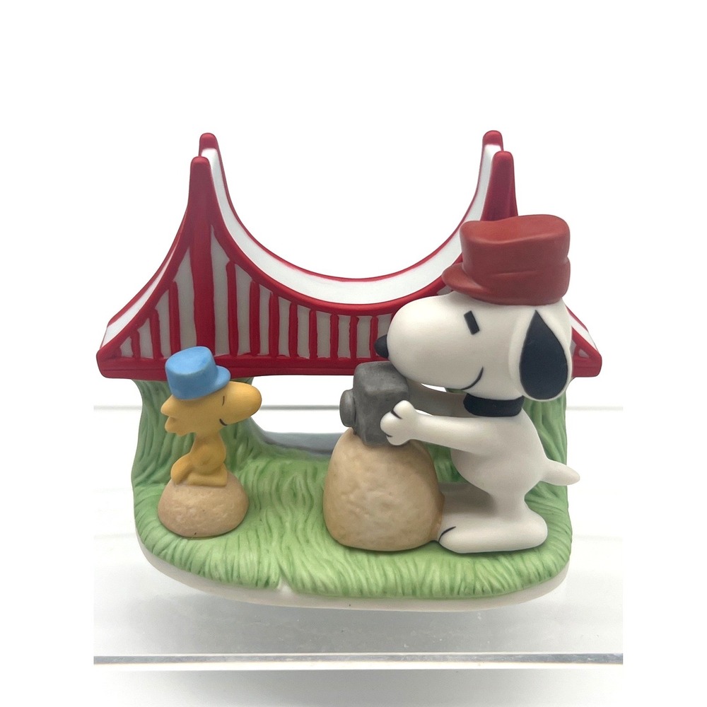 Westland Giftware Peanuts "Snoopy in San Francisco"